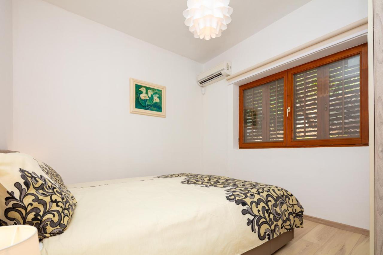 Al Pino Blue Property Premantura Exterior foto