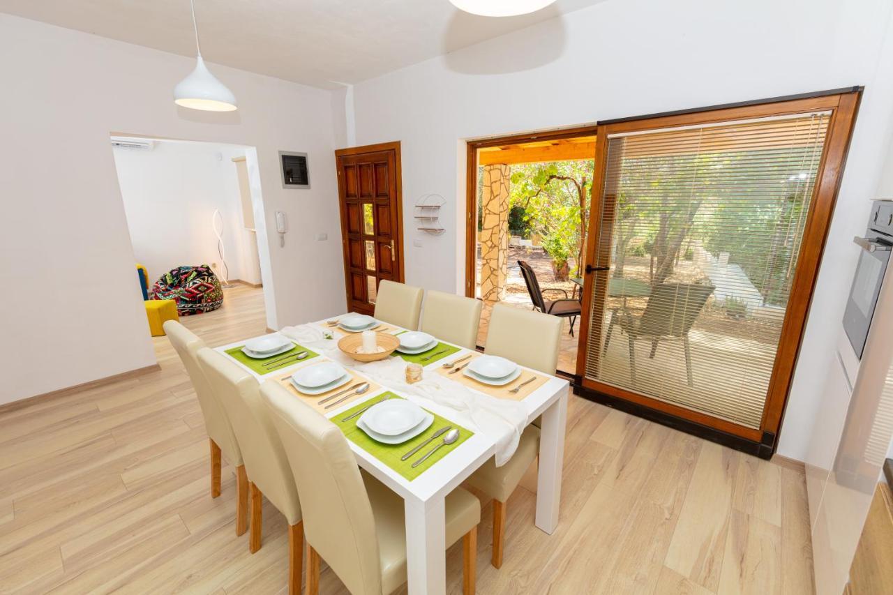 Al Pino Blue Property Premantura Exterior foto