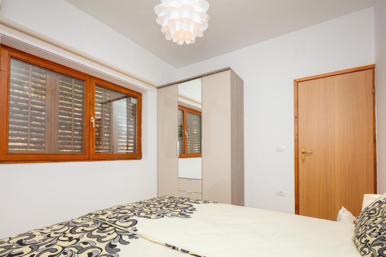 Al Pino Blue Property Premantura Exterior foto